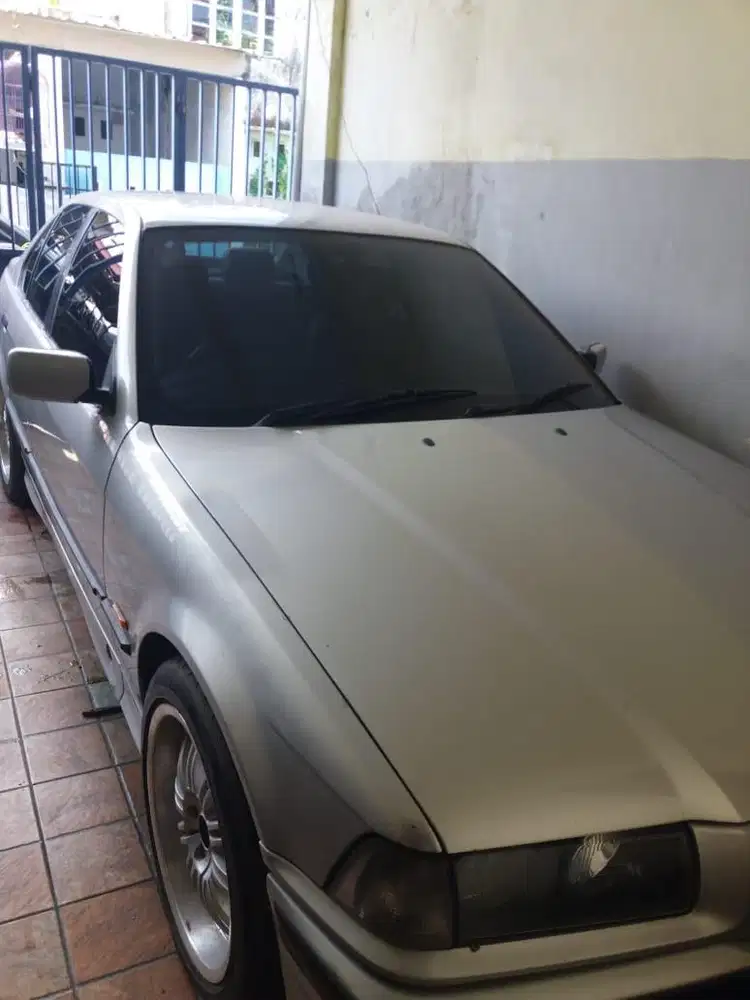 BMW 323i wrna silver