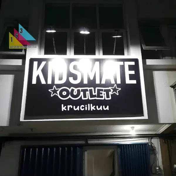 Papan Iklan Billboard Profesional – Media Iklan Luar Ruangan Strategis