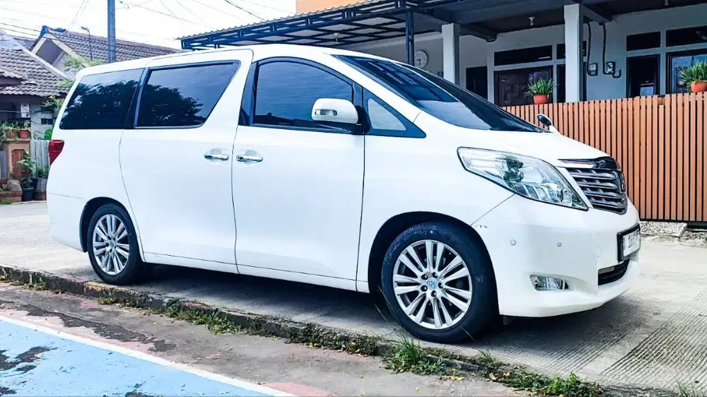 DIJUAL TOYOTA ALPARD G 2.4 PREMIUM SOUND 2010 AT JAPAN VERSION