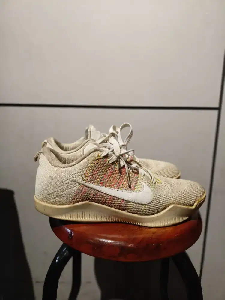 Sepatu basket Nike Kobe XI Elite Low 4KB White Horse