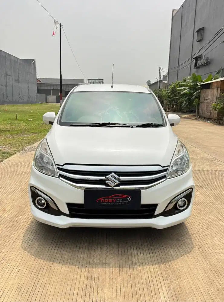 Suzuki Ertiga 1.4 GL 2015 Automatic ( Putih Metalik )