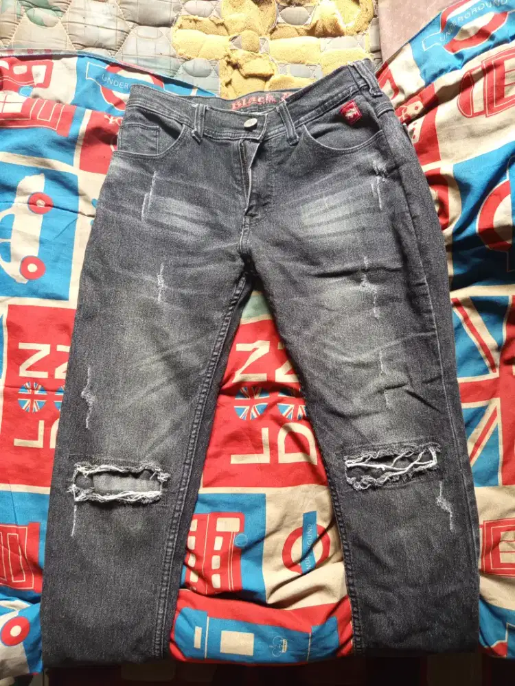 celana jeans ripped