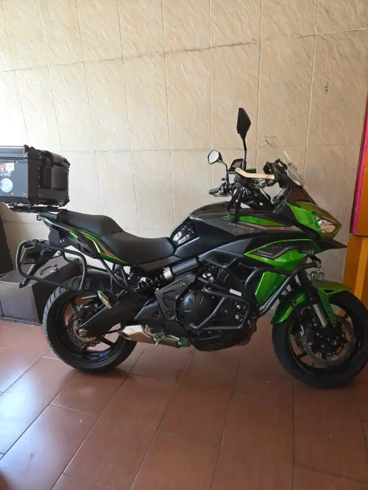 Versys 650 kondisi sangat baik