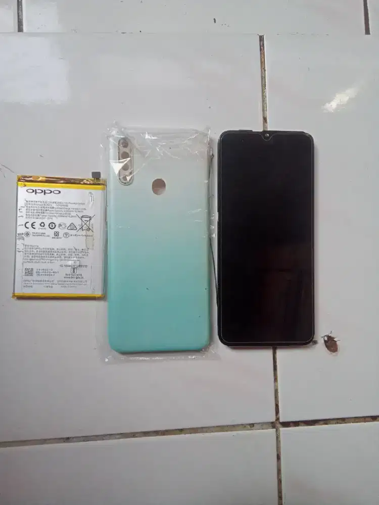 Oppo A31 LCD dan backesing plus battery Oppo a31 original tinggal