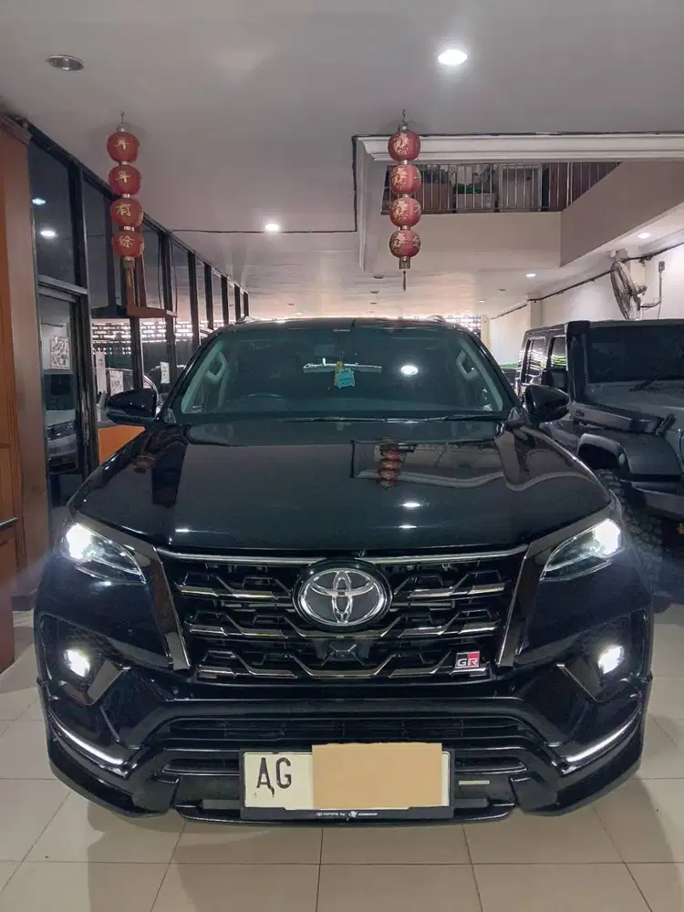 KM 20RB - TOYOTA FORTUNER 2.8 GR SPORT DIESEL A/T - 2022