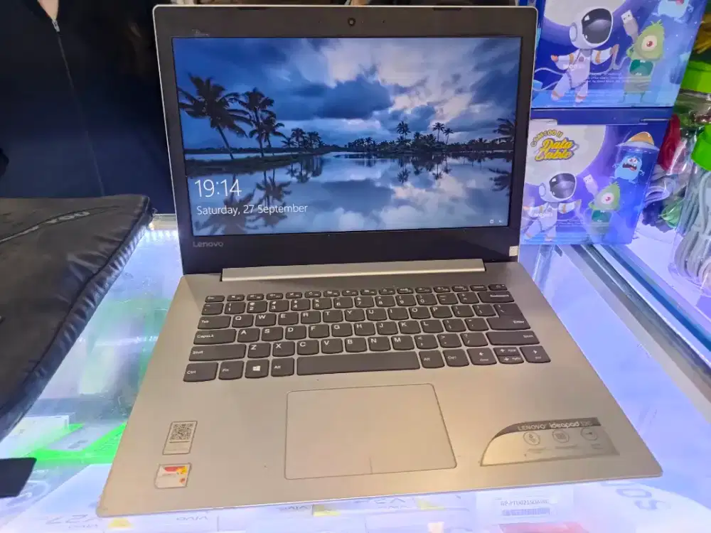 Laptop lenovo 320-14AST