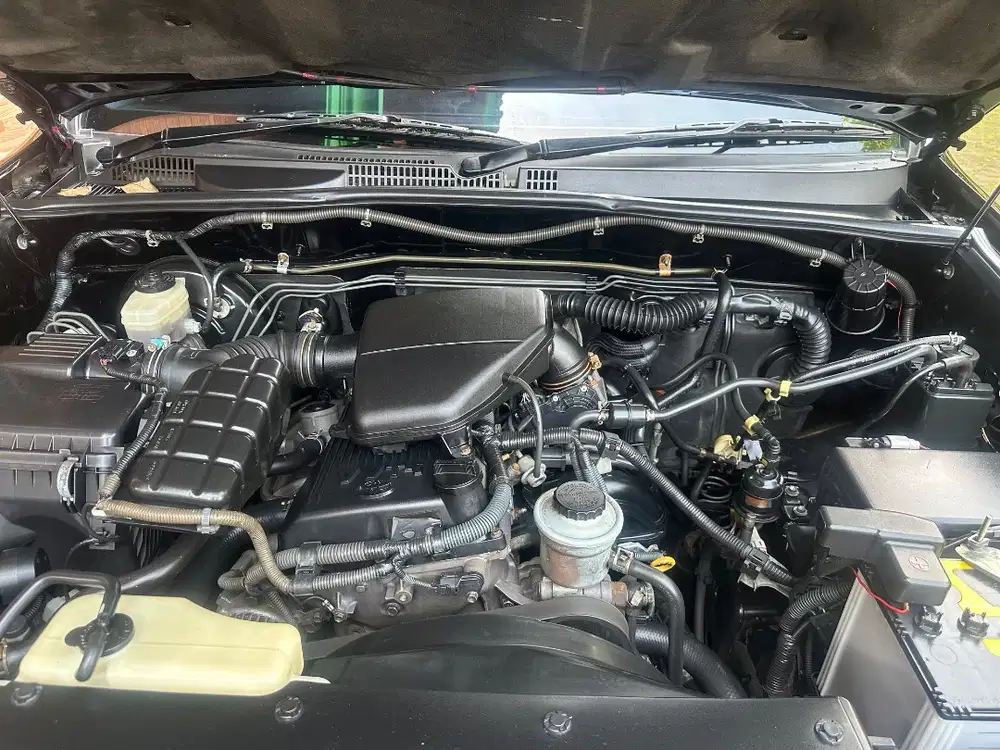 Dijual landcruiser prado 2.7 bensin thn 2006