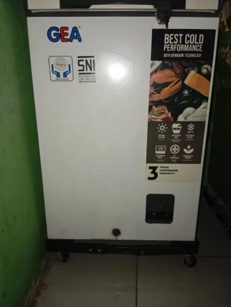 Jual barang bekas masih halus frezer