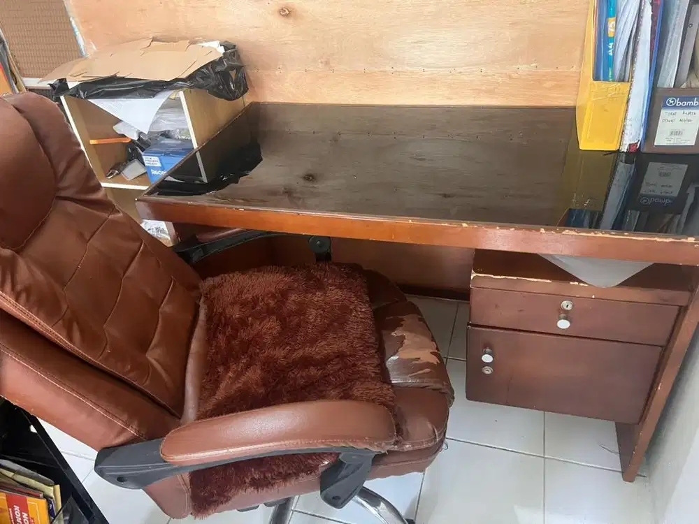 Dijual meja kerja kaca