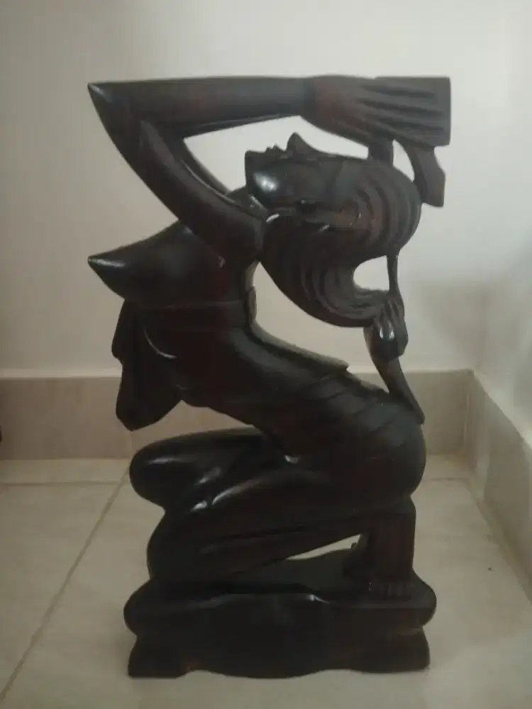 Patung kayu asli Bali