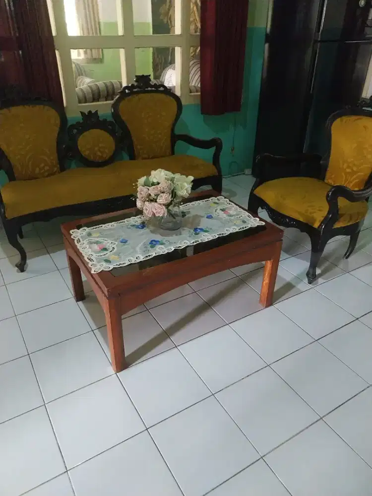 Kursi tamu kayu ukir