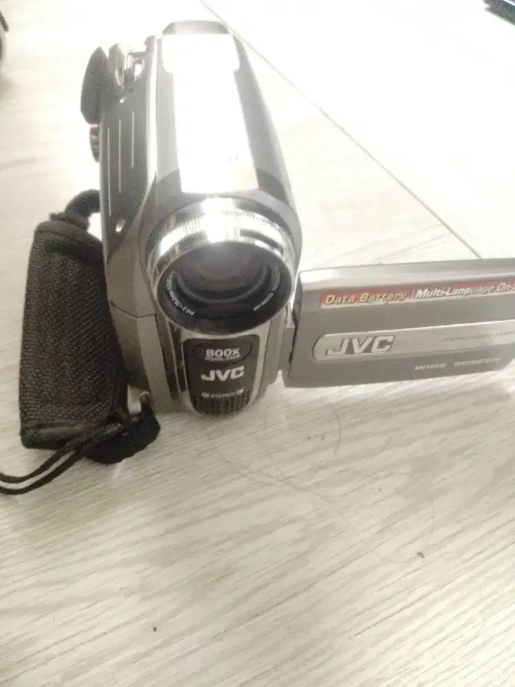 Handycam miniDV JVC masih nyala