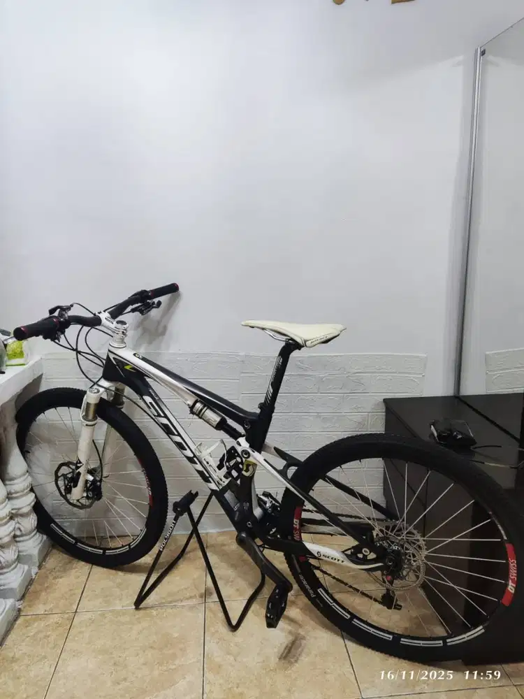 Dijual Sepeda Scott Spark, Ukuran S, mulus dan jarang dipakai (Nego)