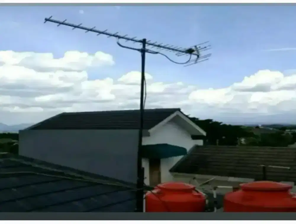 Ahli jasa pasang antena TV digital service parabola dan camera CCTV