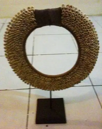 Pajangan Unik Ornamen Native Shell