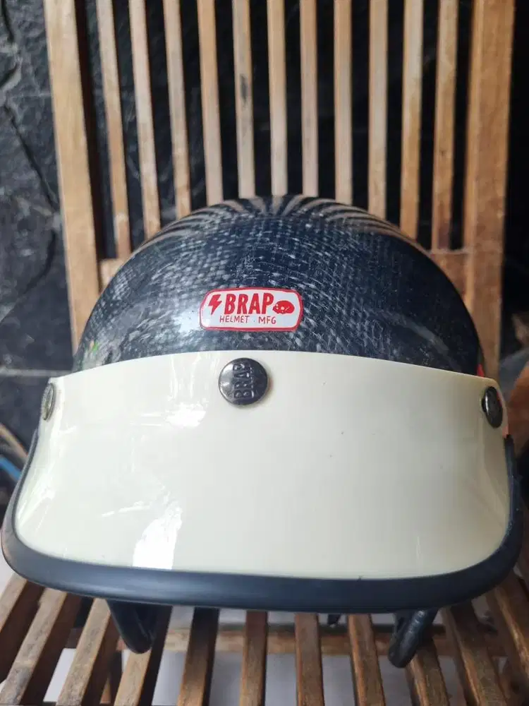 DIJUAL HELM BRAP LIKE NEW