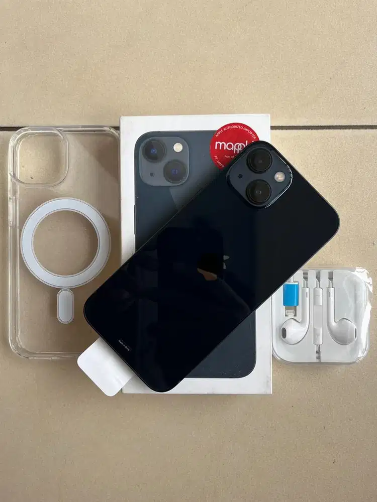 IPHONE 13 128GB EX DIGIMAP BARU 1 x charger garansi sampai oktober 202