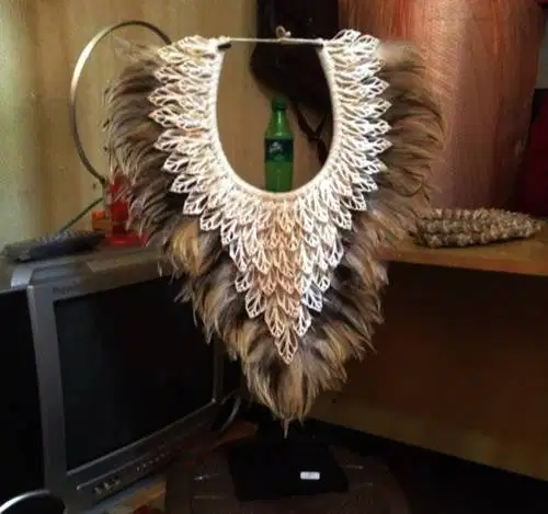 Ornamen Meja Pangan Native Shell Papua