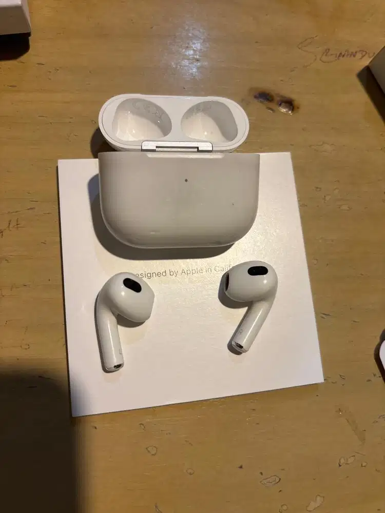 Airpods GEN 3 warna putih