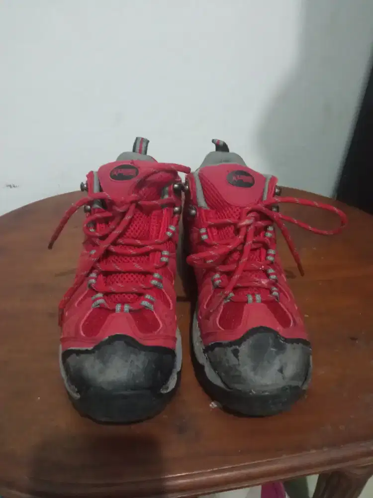 Sepatu outdoor size 39
