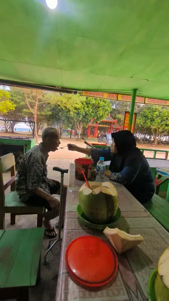 Dicari Perawat Lansia (Wanita) Diutamakan Area Surabaya & Sidoarjo