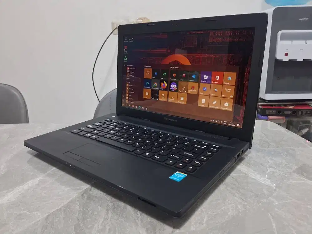 Lenovo i3 8GB (bonus 4GB) Dual VGA LCD BARU Laptop Gaming Desain Grsni