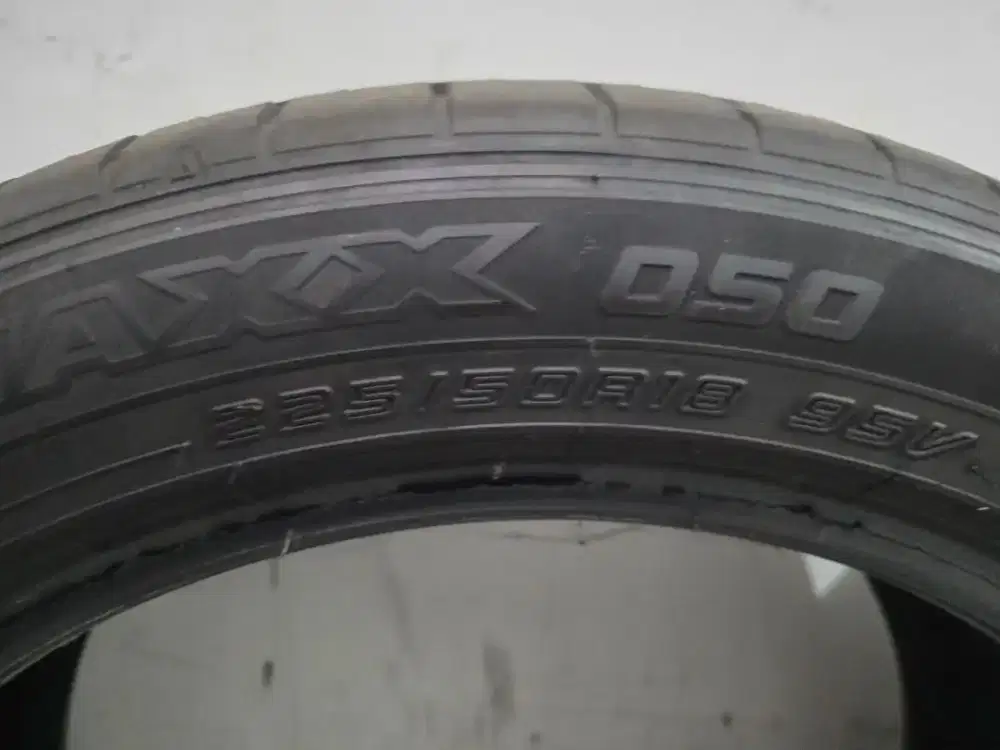 Ban Dunlop 225/50/R18