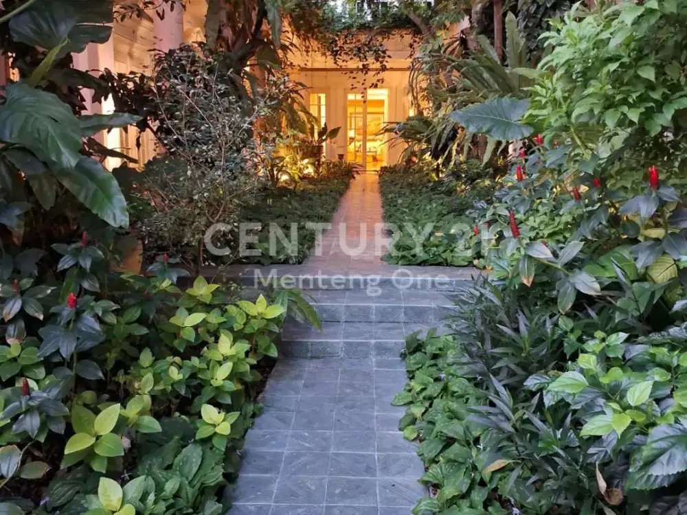 Rumah Mewah 2 Lantai di Menteng Inti, Jakarta Pusat – LT 500 m², LB 500 m², Fasilitas Lengkap