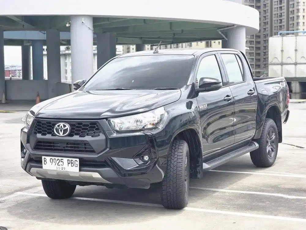 Toyota Hilux double cabin 4x4 diesel manual 2024