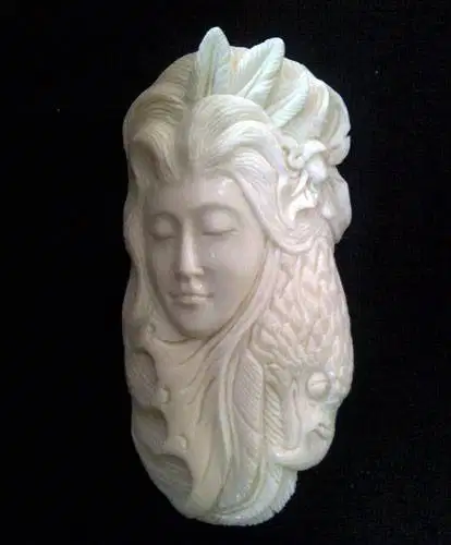 Permata Kalung Bone Carving Motif Maori