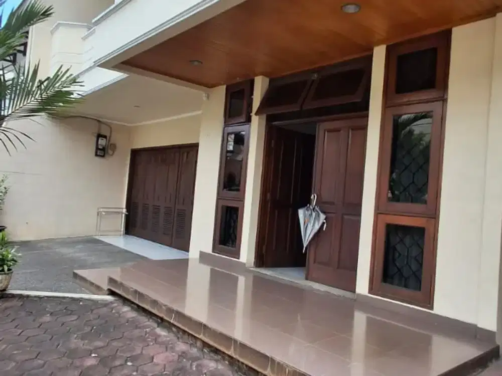 Dijual Rumah 2 Lantai di Jl. Kesehatan, Petojo, Jakarta Pusat