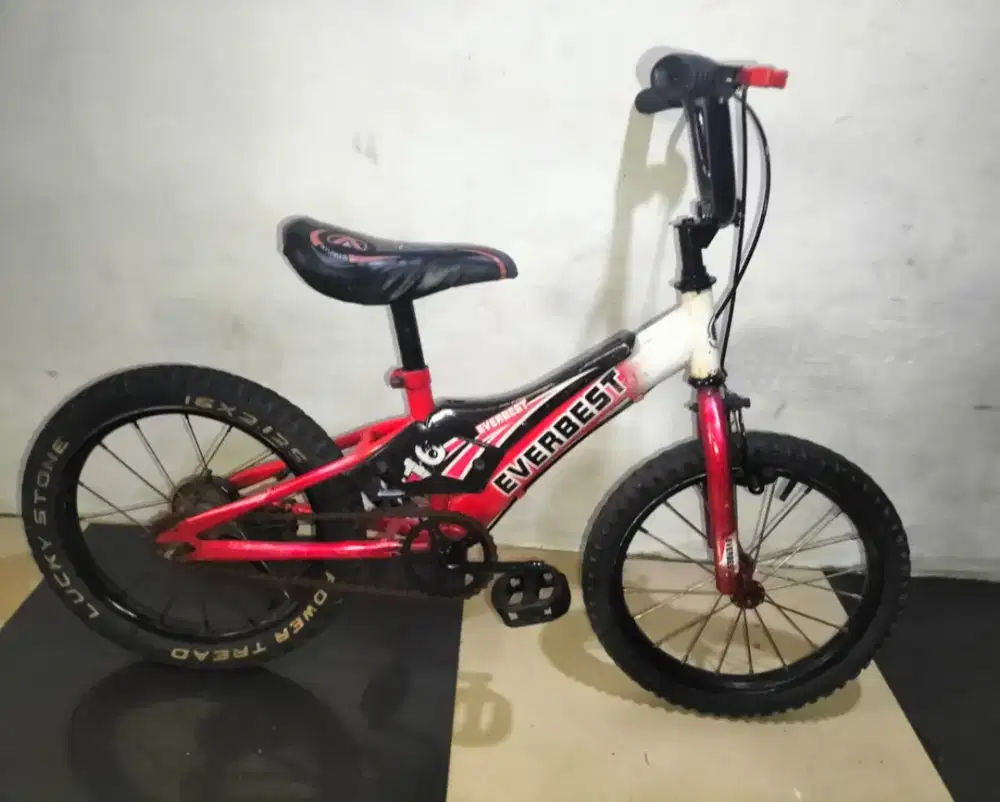 Sepeda BMX ukuran 16 kondisi normal untuk usia5/6/7 tahun