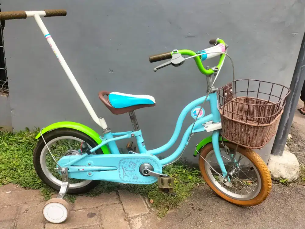 Sepeda anak ukuran 14 kondisi normal sepeda luar