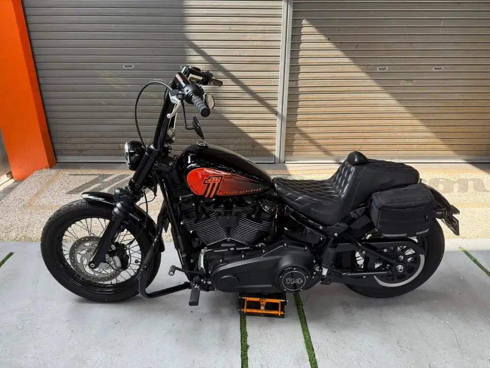 HARLEY DAVIDSON SOFTAIL STREET BOB 114 KONDISI SANGAT BAIK SIAP BLARRR