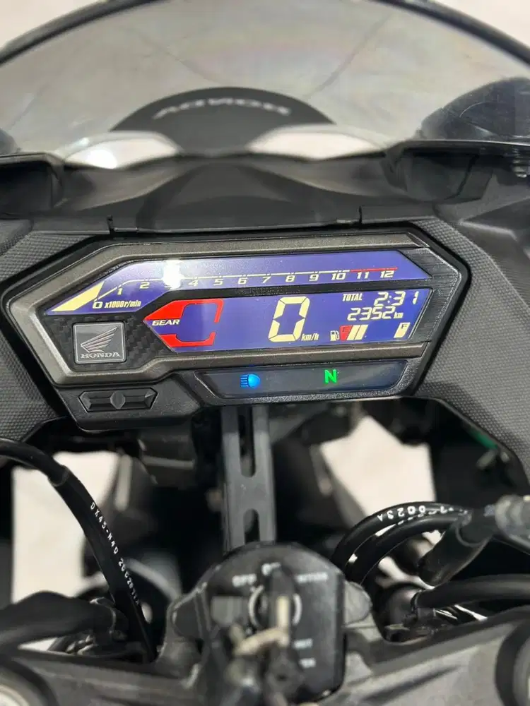 ISTIMEWA Honda CBR 150 R Facelift Tahun 2020
