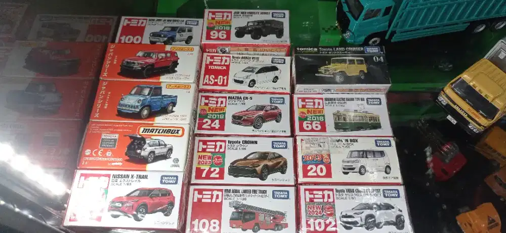 TAKE ALL 14 TOMICA REAL