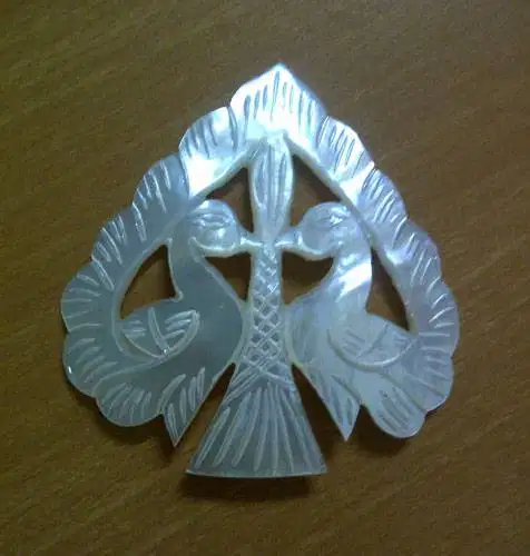 Kalung Ukiran Bali Berbahan Kerang