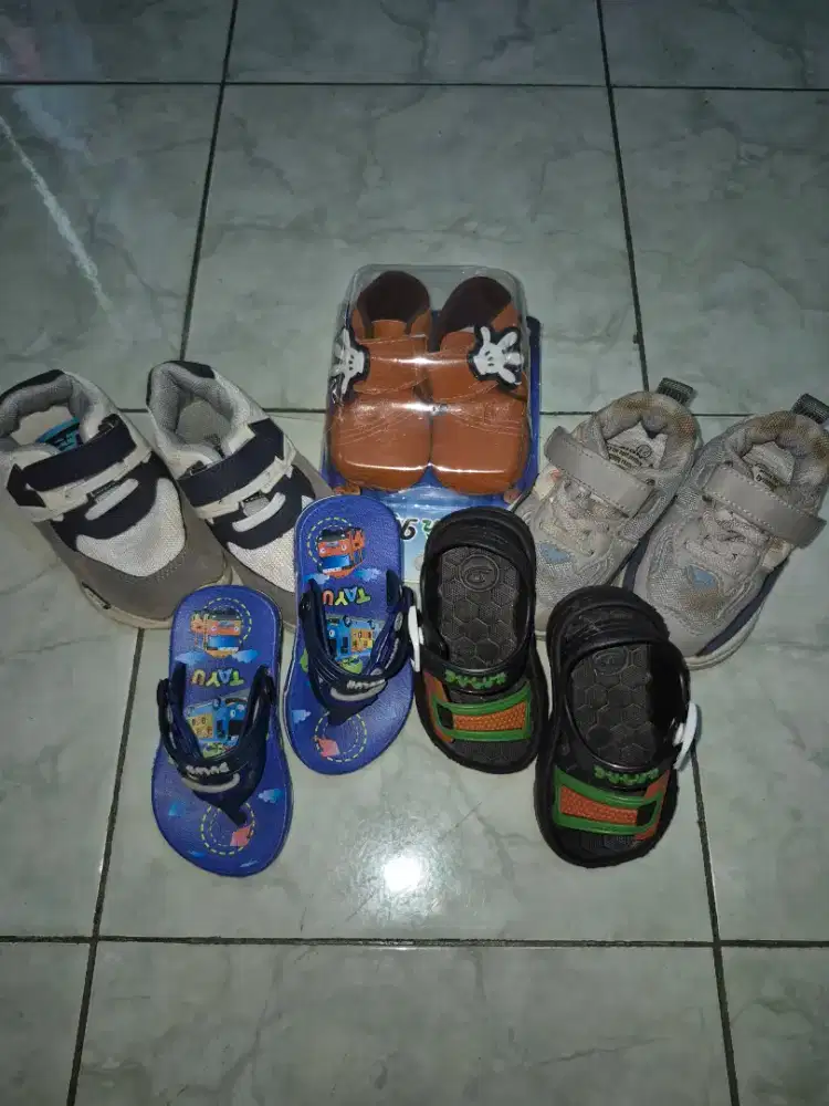 Prelove sepatu dan sendal bayi