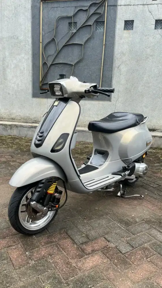 VESPA S 150 3V- ie warna Grey
 ( BARANG MILIK PRIBADI )
