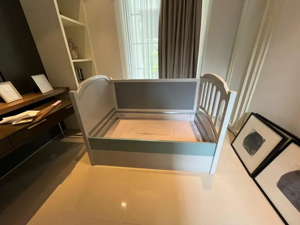 Box bayi kayu minimalis