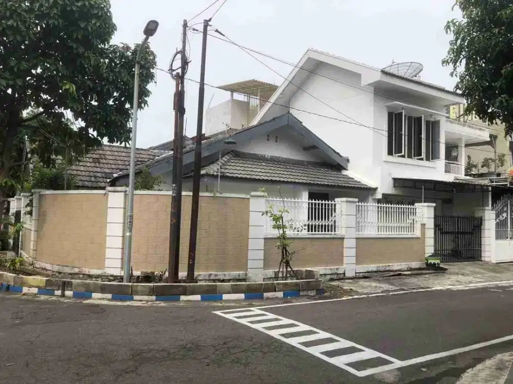 Jual Rumah Second Terawat di area Baruk, Surabaya