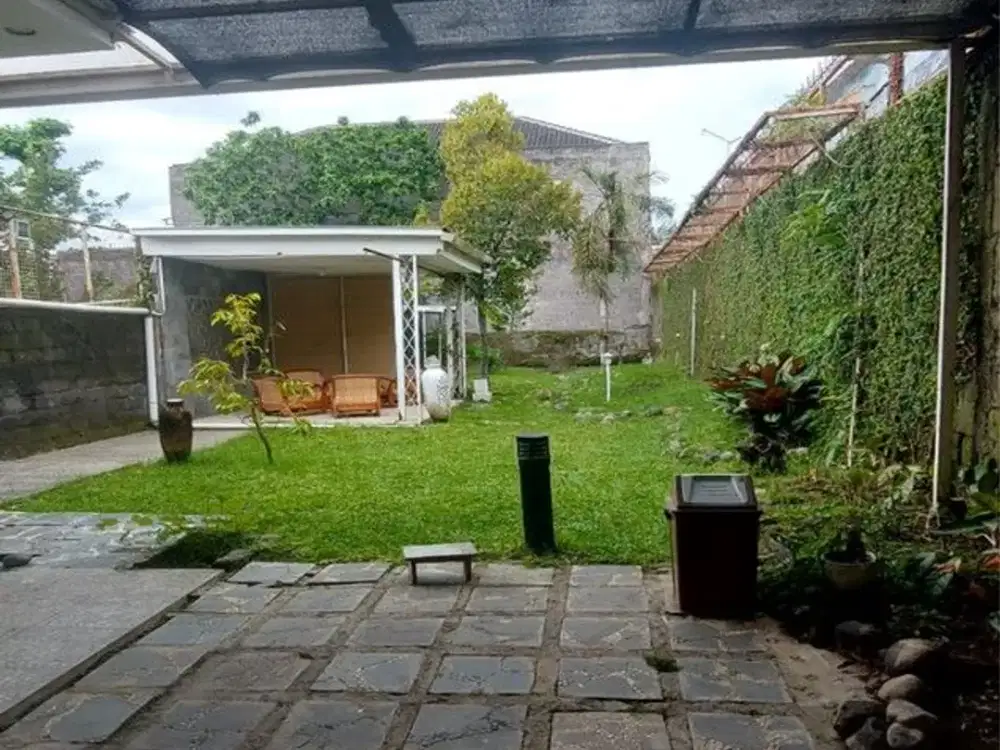 Rumah 2 Lantai Dekat Stan Tajem