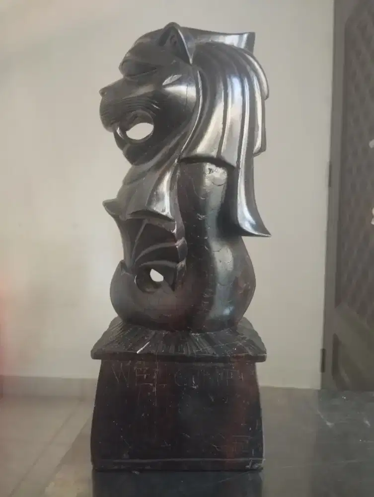 Patung merlion bahan kayu berat asli