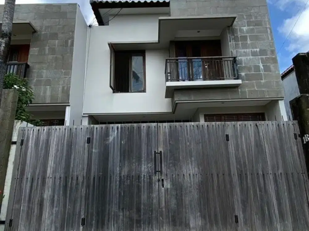 Di sewakan rumah 3 Kamar Tidur di area Jl Mahendradata, Denpasar barat