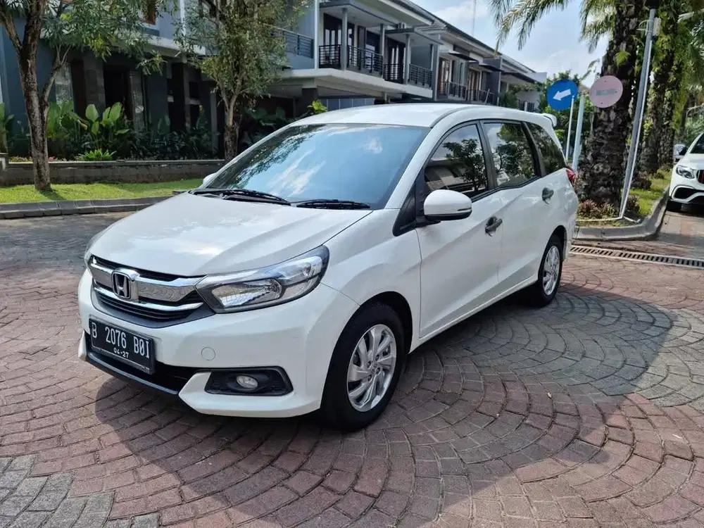 Mobilio E CVT Matic 2017 siap pakai kondisi istimewa dp minim
