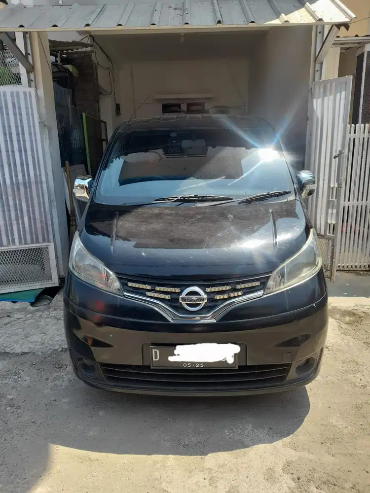 Dijual Nissan Evalia 2012 Bensin