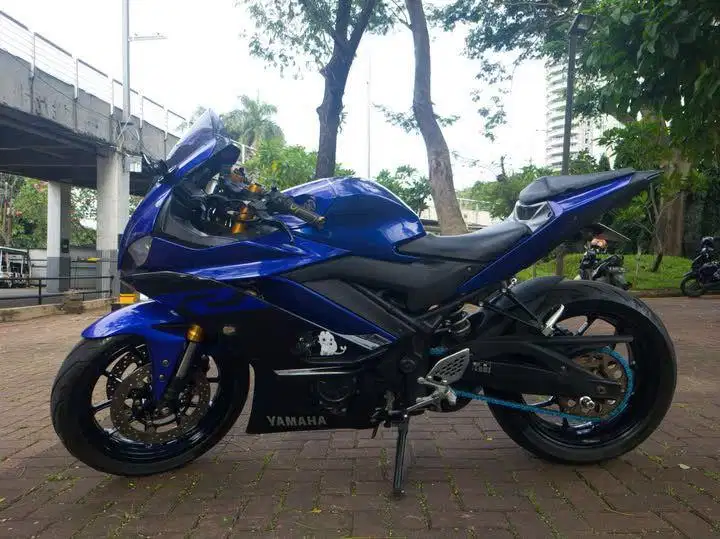 Yamaha R25 v2 2019
