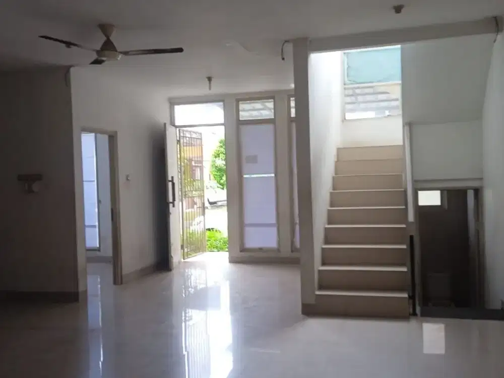 DISEWAKAN RUMAH CLUSTER THE ROYAL PALM, CENGKARENG