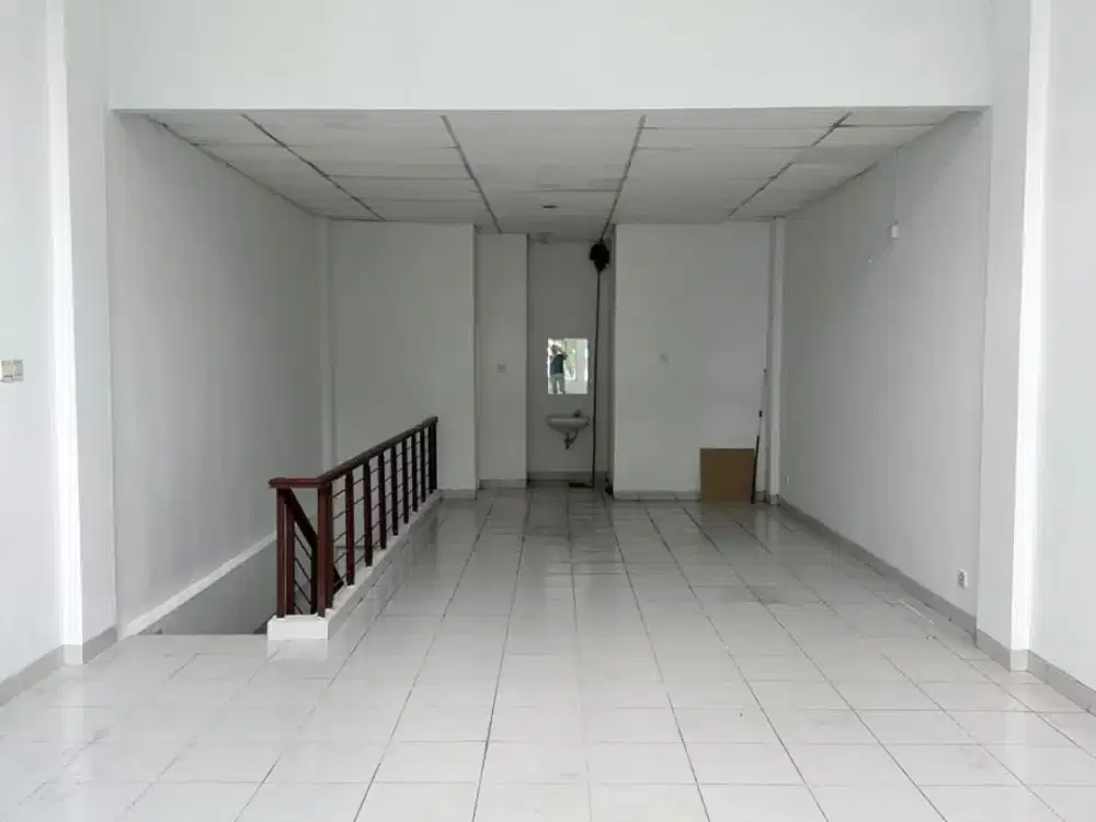 JUAL CEPAT RUKO 3LT HADAP JALAN RAYA COCOK BUAT KANTOR ATAU RESTO DLL, LOKASI STRATEGIS DI RUKO TOL BOULEVARD -TANGSEL