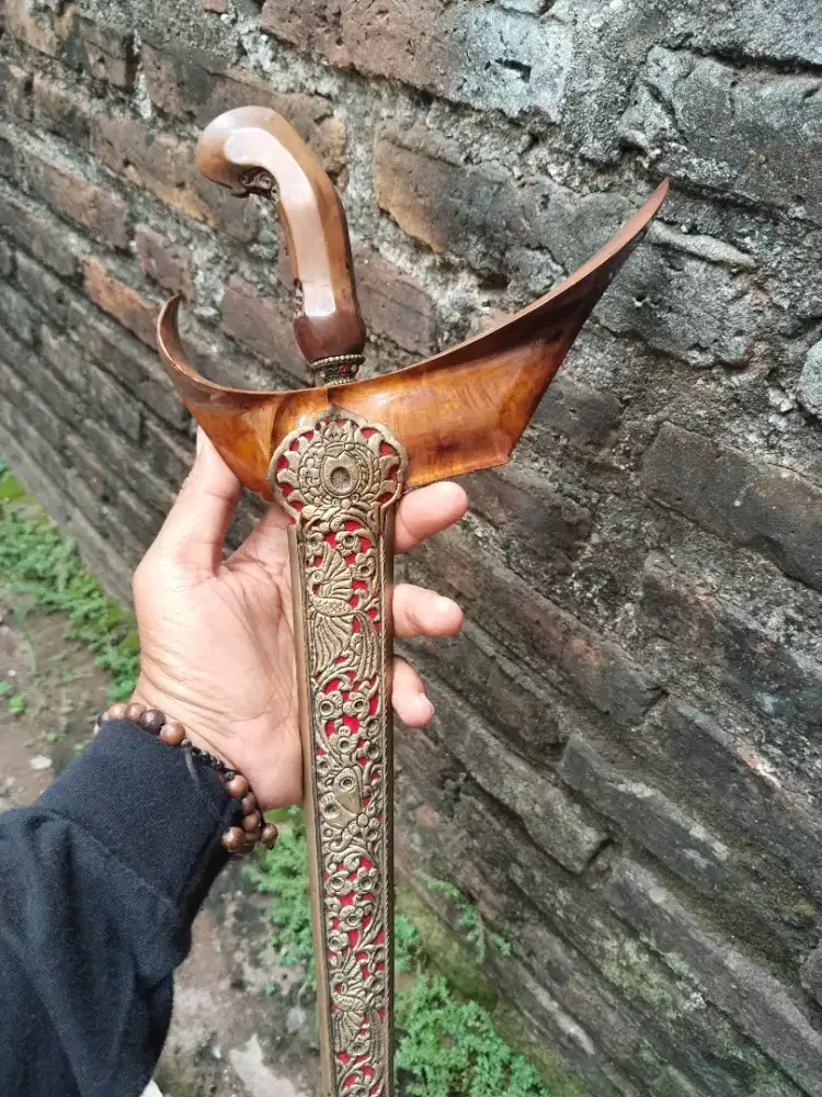 Dimaharkan Keris Dhapur Sengkelat